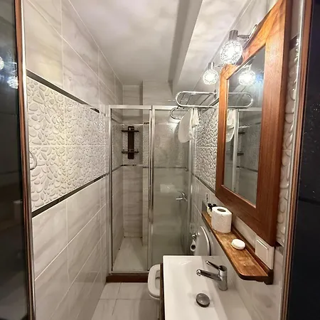 Hostel Ceren *